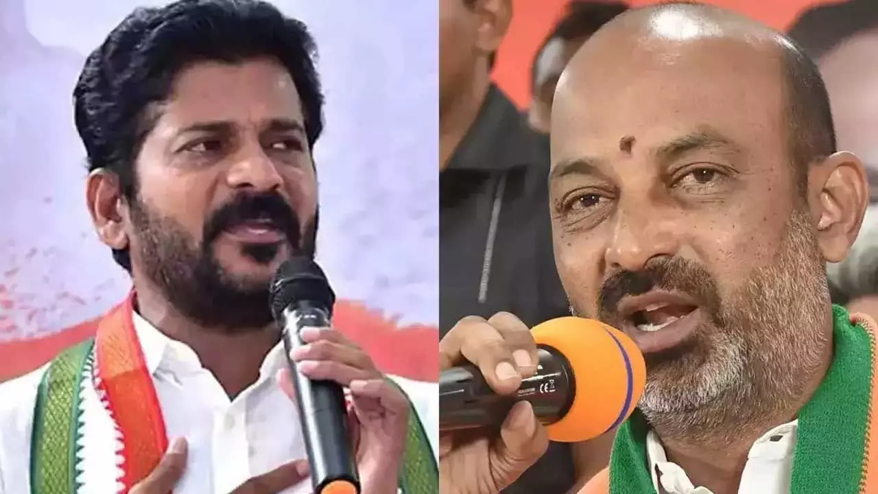 TG : నీ బిడ్డ పెండ్లి అని కూడా చూడలేదు రేవంత్..అరెస్టుకు లేటెందుకు.? బండి సంజయ్ సంచలనం TG : నీ బిడ్డ పెండ్లి అని కూడా చూడలేదు రేవంత్..అరెస్టుకు లేటెందుకు.? బండి సంజయ్ సంచలనం