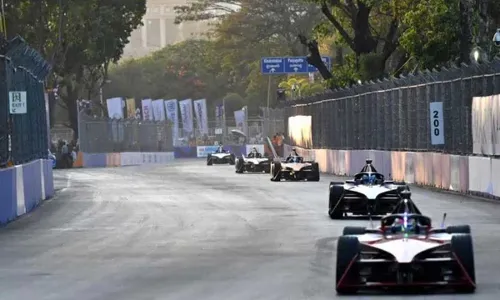 Breaking : గవర్నర్ ఆమోదం తర్వాత ఫార్ములా ఈ రేసు కేసులో తొలి అరెస్ట్ Breaking : గవర్నర్ ఆమోదం తర్వాత ఫార్ములా ఈ రేసు కేసులో తొలి అరెస్ట్