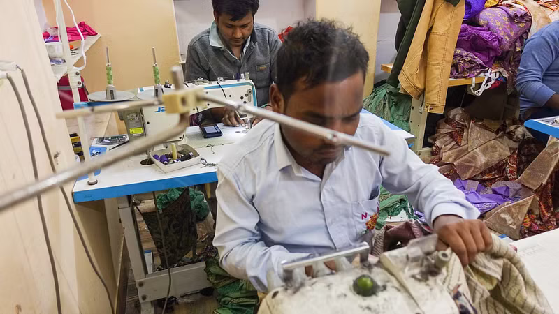 Uttar Pradesh : పురుష టైలర్లు మహిళల కొలతలు తీయరాదు Uttar Pradesh : పురుష టైలర్లు మహిళల కొలతలు తీయరాదు