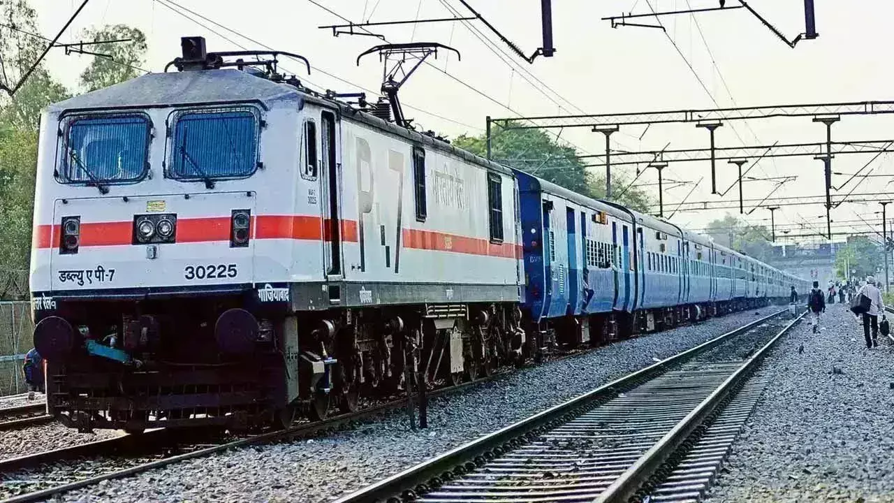 Indian Railways: భార్యాభర్తల గొడవతో రైల్వేకి రూ.3కోట్లు నష్టం.. Indian Railways: భార్యాభర్తల గొడవతో రైల్వేకి రూ.3కోట్లు నష్టం..