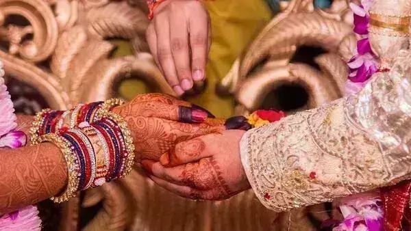 Wedding: బాస్ లీవ్ ఇవ్వలేదని.. వీడియో కాల్‌లో పెళ్లి