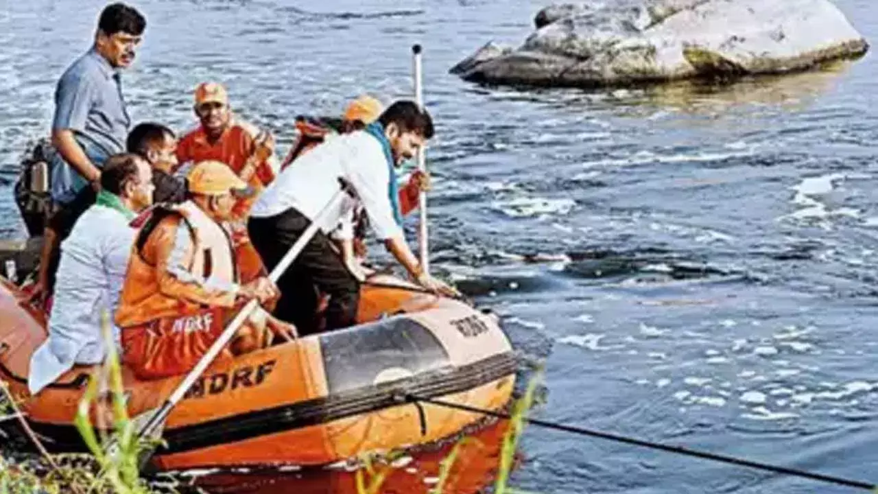 CM Revanth Reddy : బుల్డోజర్లు అడ్డుపెట్టినా తొక్కుకుంటూ పోతాం.. సీఎం రేవంత్ ఆగ్రహం