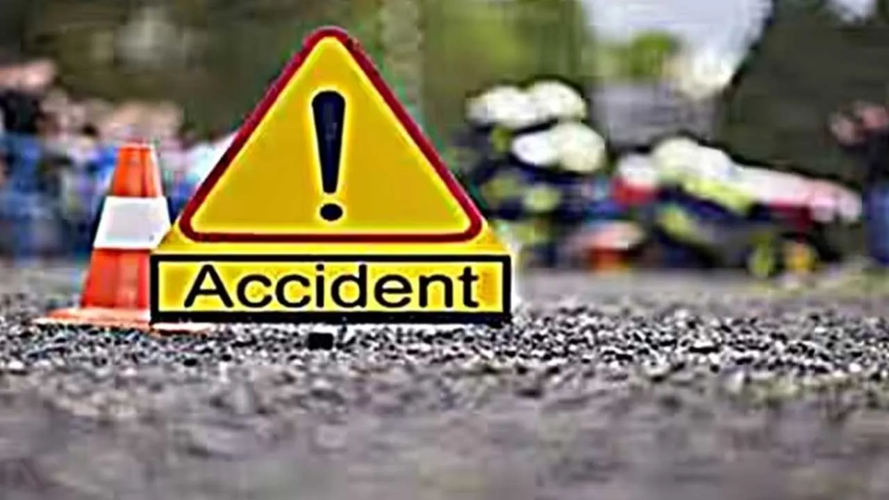 Hyderabad : సిటీలో ఆర్టీసీ బస్సు బీభత్సం Hyderabad : సిటీలో ఆర్టీసీ బస్సు బీభత్సం