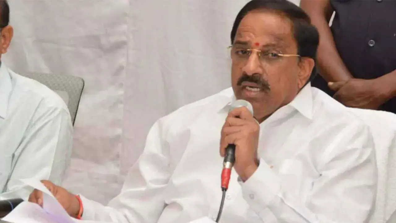 Minister Tummala Nageswara Rao : ప్రతి మహిళలకు చీరలు ఇస్తం..