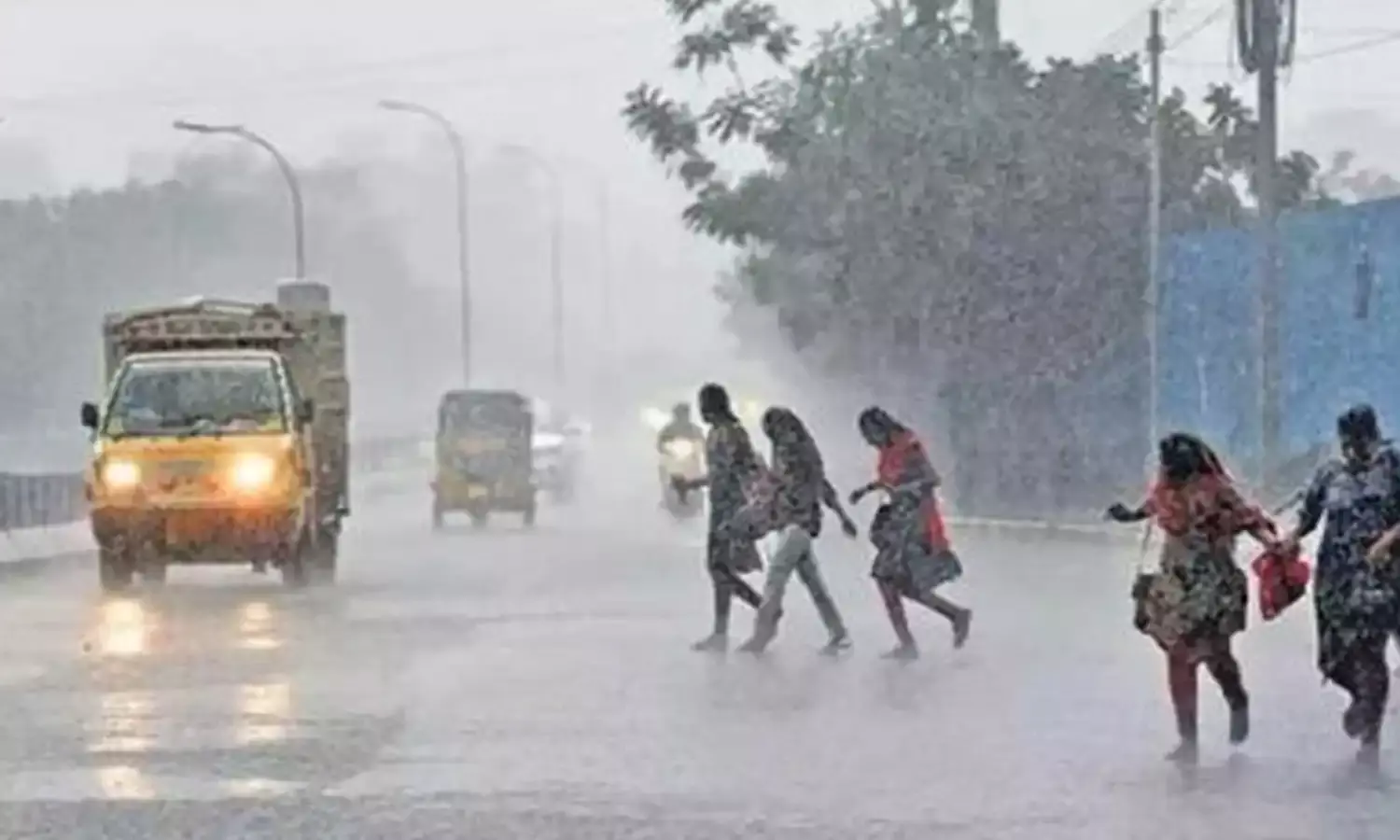 AP Heavy Rain : ఏపీకి భారీవర్ష సూచన AP Heavy Rain : ఏపీకి భారీవర్ష సూచన