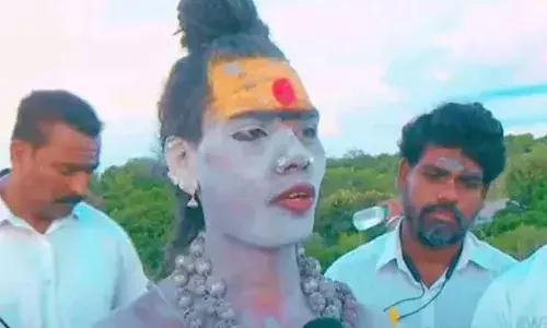 Aghori : తెలంగాణకు వస్తున్నా.. పోలీసులు ఆపలేరన్న అఘోరీ Aghori : తెలంగాణకు వస్తున్నా.. పోలీసులు ఆపలేరన్న అఘోరీ