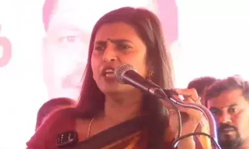 Actre Kasturi : కస్తూరి ఎక్కడ?.. పోలీసులు గాలింపు Actre Kasturi : కస్తూరి ఎక్కడ?.. పోలీసులు గాలింపు