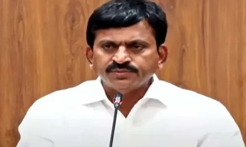 TG : కేటీఆర్ ఢిల్లీ వెళ్లింది ఇందుకే.. పొన్నం హాట్ కామెంట్ TG : కేటీఆర్ ఢిల్లీ వెళ్లింది ఇందుకే.. పొన్నం హాట్ కామెంట్