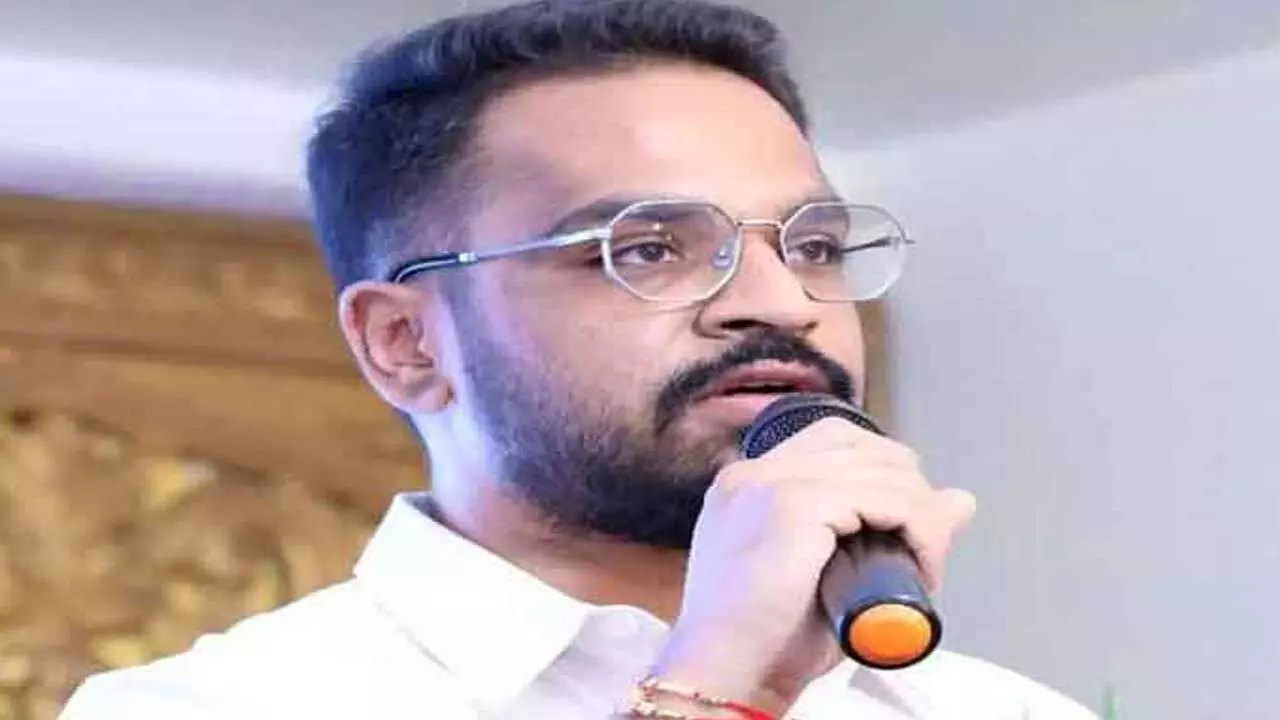 AP : సజ్జల భార్గవ్ రెడ్డి అరెస్ట్కు రంగం సిద్ధం AP : సజ్జల భార్గవ్ రెడ్డి అరెస్ట్కు రంగం సిద్ధం