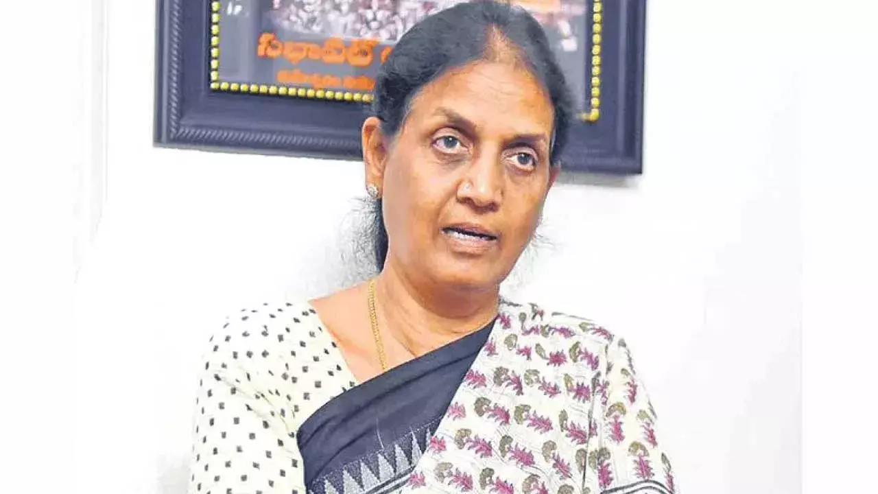 Sabitha Indra Reddy : ప్రభుత్వం రైతుల బాధ అర్థం చేసుకోవాలి.. సబిత విన్నపం Sabitha Indra Reddy : ప్రభుత్వం రైతుల బాధ అర్థం చేసుకోవాలి.. సబిత విన్నపం