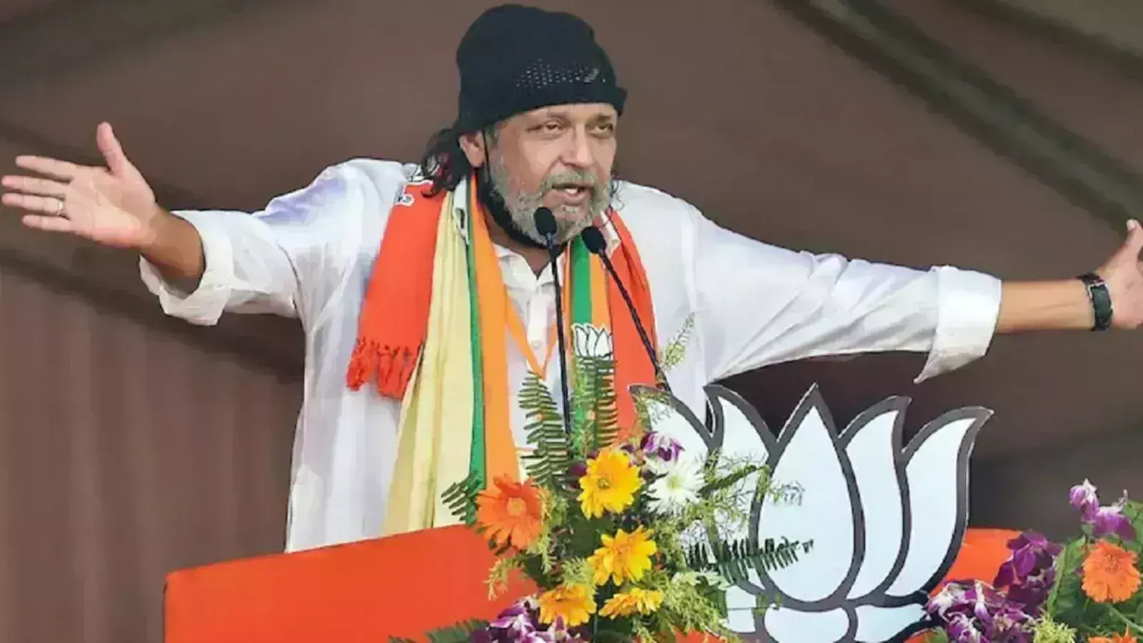 Mithun Chakraborty: మిథున్ చక్రవర్తికి వై ప్లస్ భద్రత కేటాయింపు Mithun Chakraborty: మిథున్ చక్రవర్తికి వై ప్లస్ భద్రత కేటాయింపు