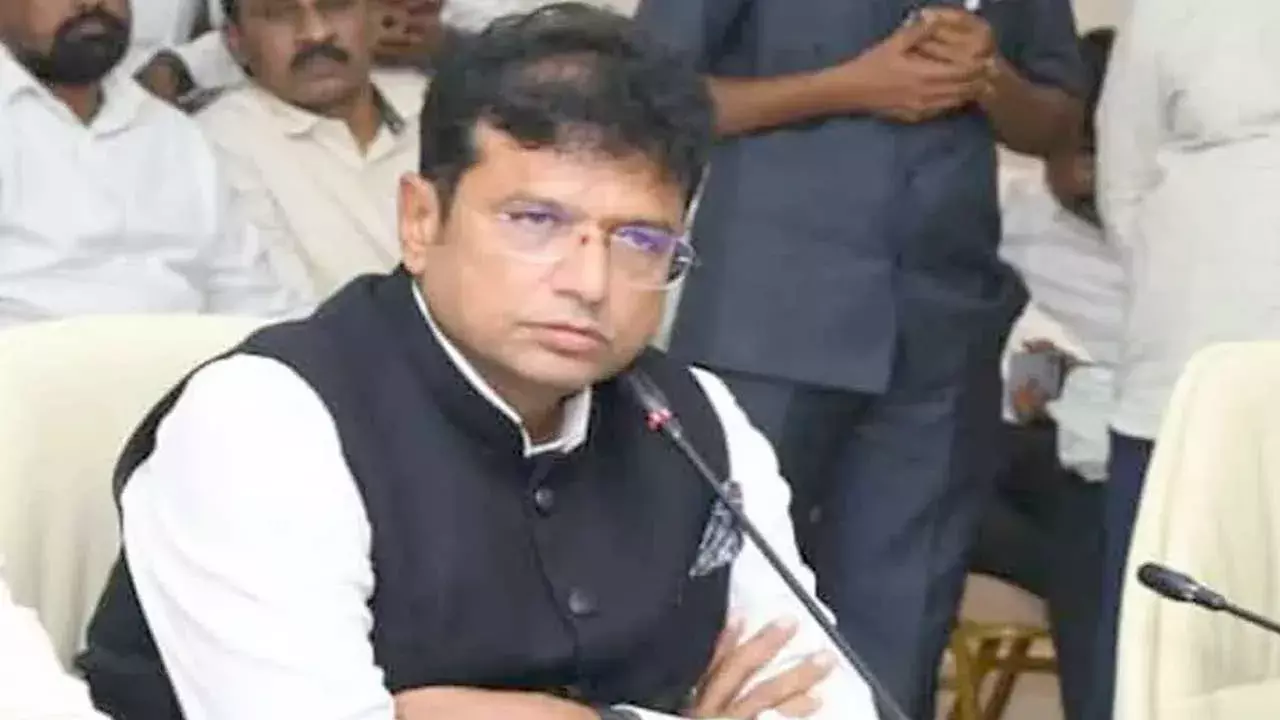 TG : కుట్రతోనే దాడి.. వెనకున్నవారిని వదిలేది లేదన్న ప్రభుత్వం TG : కుట్రతోనే దాడి.. వెనకున్నవారిని వదిలేది లేదన్న ప్రభుత్వం