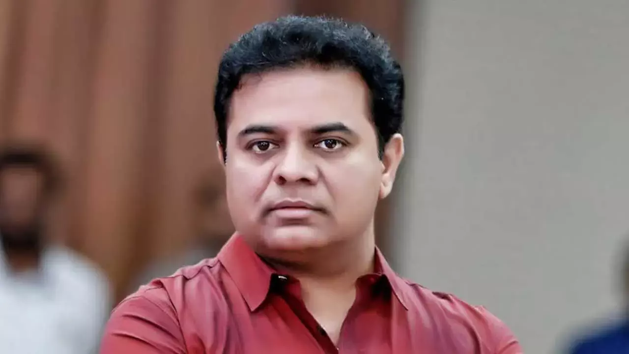 TG : దాడి సమయంలో ఆరుసార్లు కేటీఆర్కు ఫోన్!.. రాజకీయ సంచలనం TG : దాడి సమయంలో ఆరుసార్లు కేటీఆర్కు ఫోన్!.. రాజకీయ సంచలనం