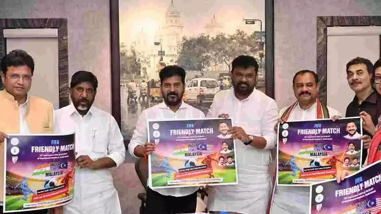 TG : 18న గచ్చిబౌలిలో ఫిఫా ఫ్రెండ్లీ మ్యాచ్.. పోస్టర్ ఆవిష్కరించిన సీఎం TG : 18న గచ్చిబౌలిలో ఫిఫా ఫ్రెండ్లీ మ్యాచ్.. పోస్టర్ ఆవిష్కరించిన సీఎం