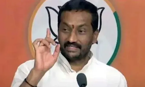 TG : కేసీఆర్ తప్పులే రేవంత్ చేస్తున్నారు.. రఘునందన్ సెటైర్ TG : కేసీఆర్ తప్పులే రేవంత్ చేస్తున్నారు.. రఘునందన్ సెటైర్