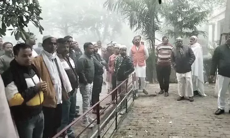 UP: పొగమంచు ప్రమాదం.. నవదంపతులు సహా ఏడుగురు దుర్మరణం UP: పొగమంచు ప్రమాదం.. నవదంపతులు సహా ఏడుగురు దుర్మరణం