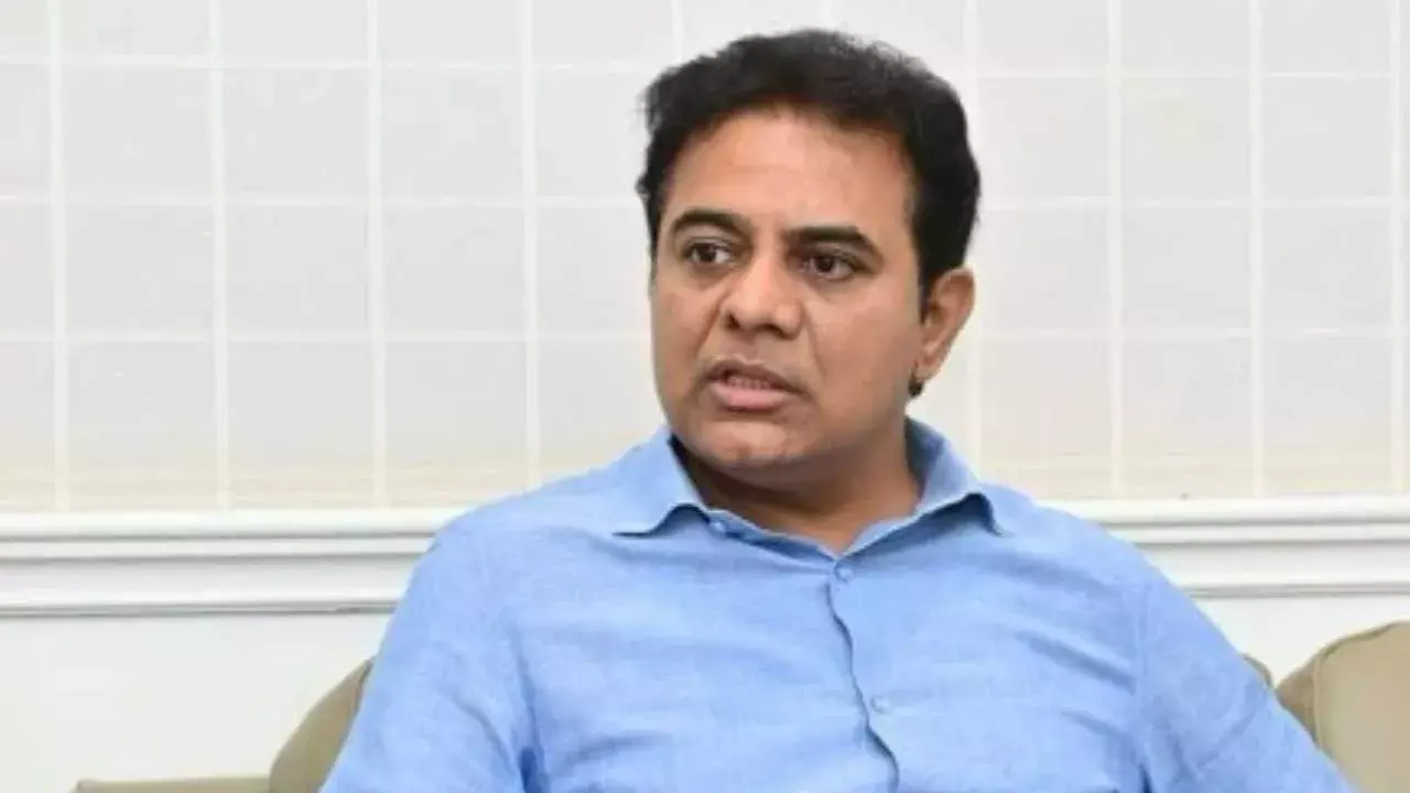 TG : కుటుంబం కోసమే ఫార్మా స్థలం మార్పు.. కేటీఆర్ విసుర్లు TG : కుటుంబం కోసమే ఫార్మా స్థలం మార్పు.. కేటీఆర్ విసుర్లు