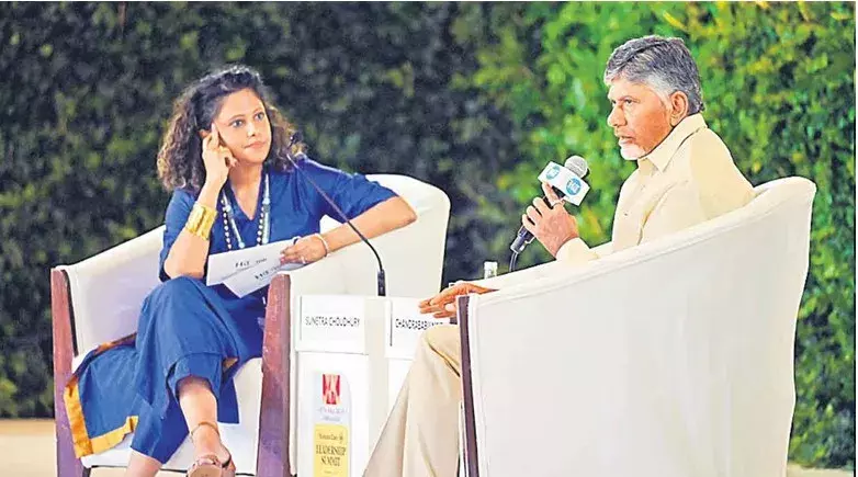 CBN: తల్లి, చెల్లిపై దారుణ పోస్టులు పెట్టిస్తున్న జగన్ CBN: తల్లి, చెల్లిపై దారుణ పోస్టులు పెట్టిస్తున్న జగన్