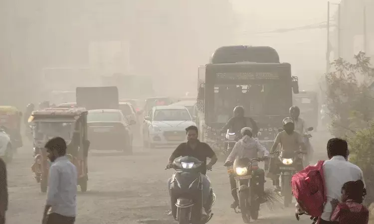 ఢిల్లీలోని విషపూరితమైన గాలి.. రోజుకు 49 సిగరెట్లు తాగడంతో సమానం