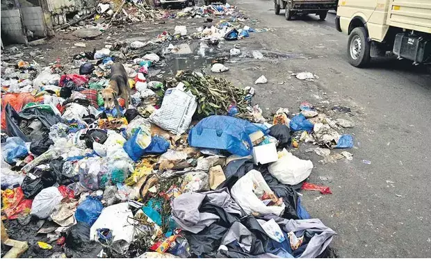GHMC: హైదరాబాద్ లో ఇక చెత్త వేస్తే జరిమానా..? GHMC: హైదరాబాద్ లో ఇక చెత్త వేస్తే జరిమానా..?