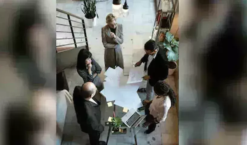 Employees : మీటింగ్కు రాలేదని 99 మంది ఉద్యోగులపై వేటు Employees : మీటింగ్కు రాలేదని 99 మంది ఉద్యోగులపై వేటు