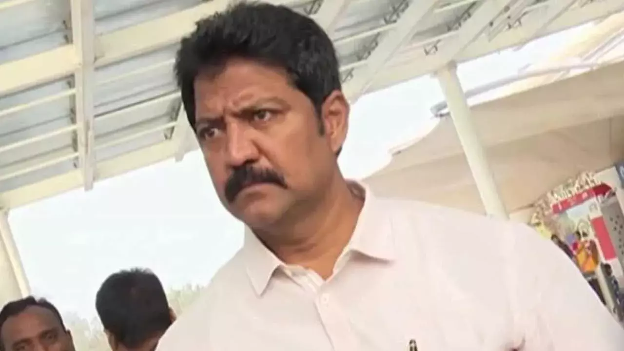 AP : వల్లభనేని వంశీ ఏడుగురు అనుచరులు అరెస్ట్