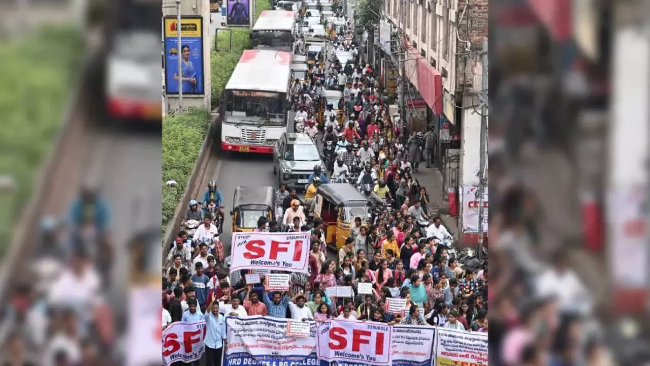 Telangana : సమ్మెలోకి తెలంగాణ డిగ్రీ కాలేజీలు Telangana : సమ్మెలోకి తెలంగాణ డిగ్రీ కాలేజీలు