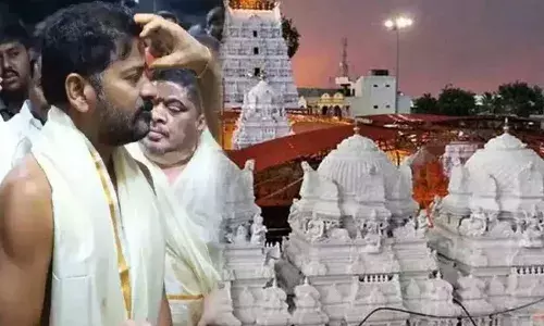 CM Revanth Reddy : వేములవాడలో సీఎం రేవంత్ కోడె మొక్కులు CM Revanth Reddy : వేములవాడలో సీఎం రేవంత్ కోడె మొక్కులు