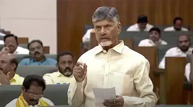 Chandrababu: త్వరలోనే కర్నూలులో హైకోర్టు బెంచ్: సీఎం చంద్రబాబు Chandrababu: త్వరలోనే కర్నూలులో హైకోర్టు బెంచ్: సీఎం చంద్రబాబు