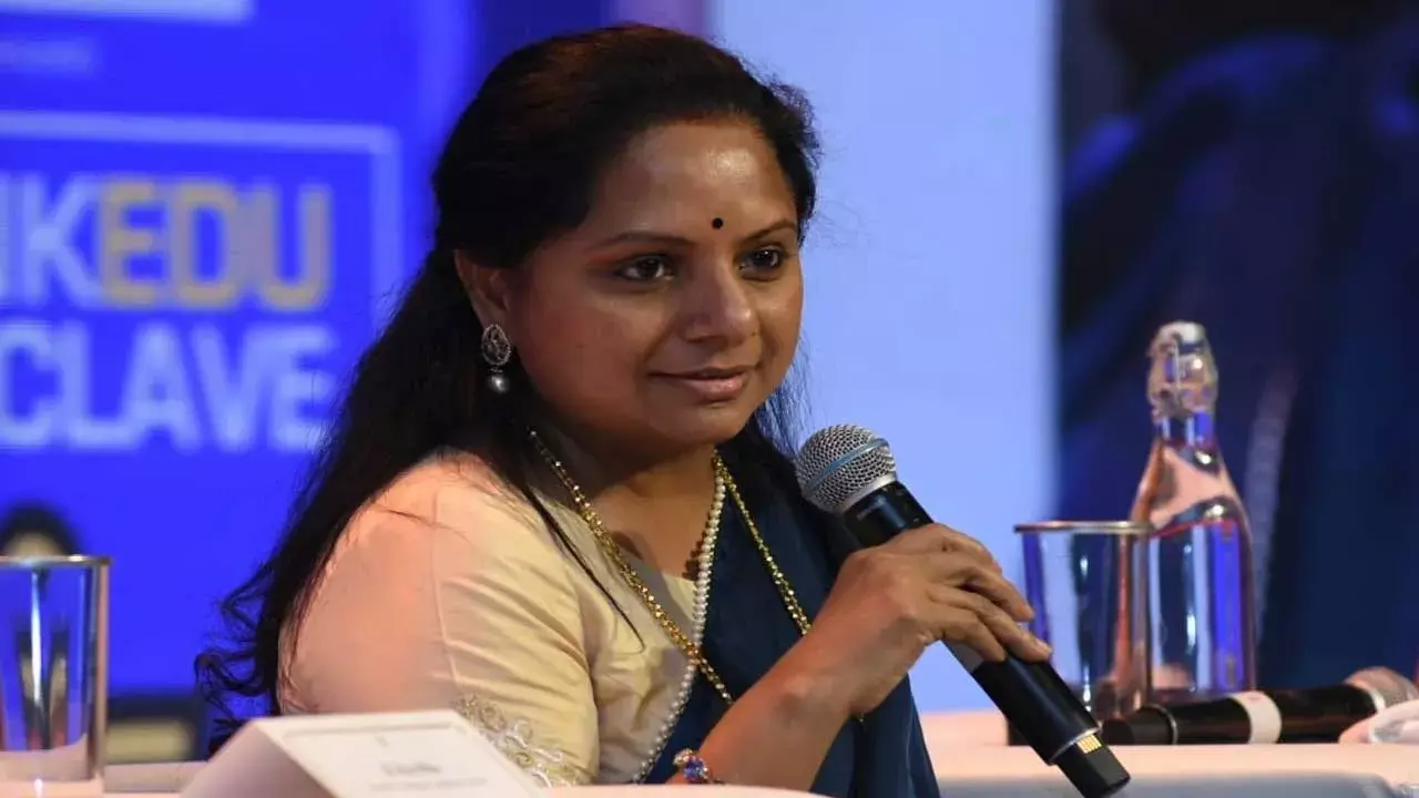 TG : చాన్నాళ్లకు కవిత రియాక్షన్.. అదానీ కేసులో ఏమన్నారంటే.. TG : చాన్నాళ్లకు కవిత రియాక్షన్.. అదానీ కేసులో ఏమన్నారంటే..
