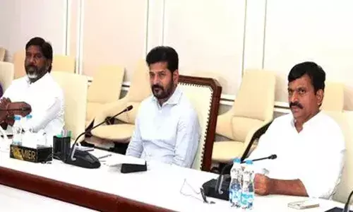 TG : డిసెంబర్ 7న రేవంత్ మంత్రివర్గ విస్తరణకు చాన్స్.. ఆశావహులు వీరే TG : డిసెంబర్ 7న రేవంత్ మంత్రివర్గ విస్తరణకు చాన్స్.. ఆశావహులు వీరే