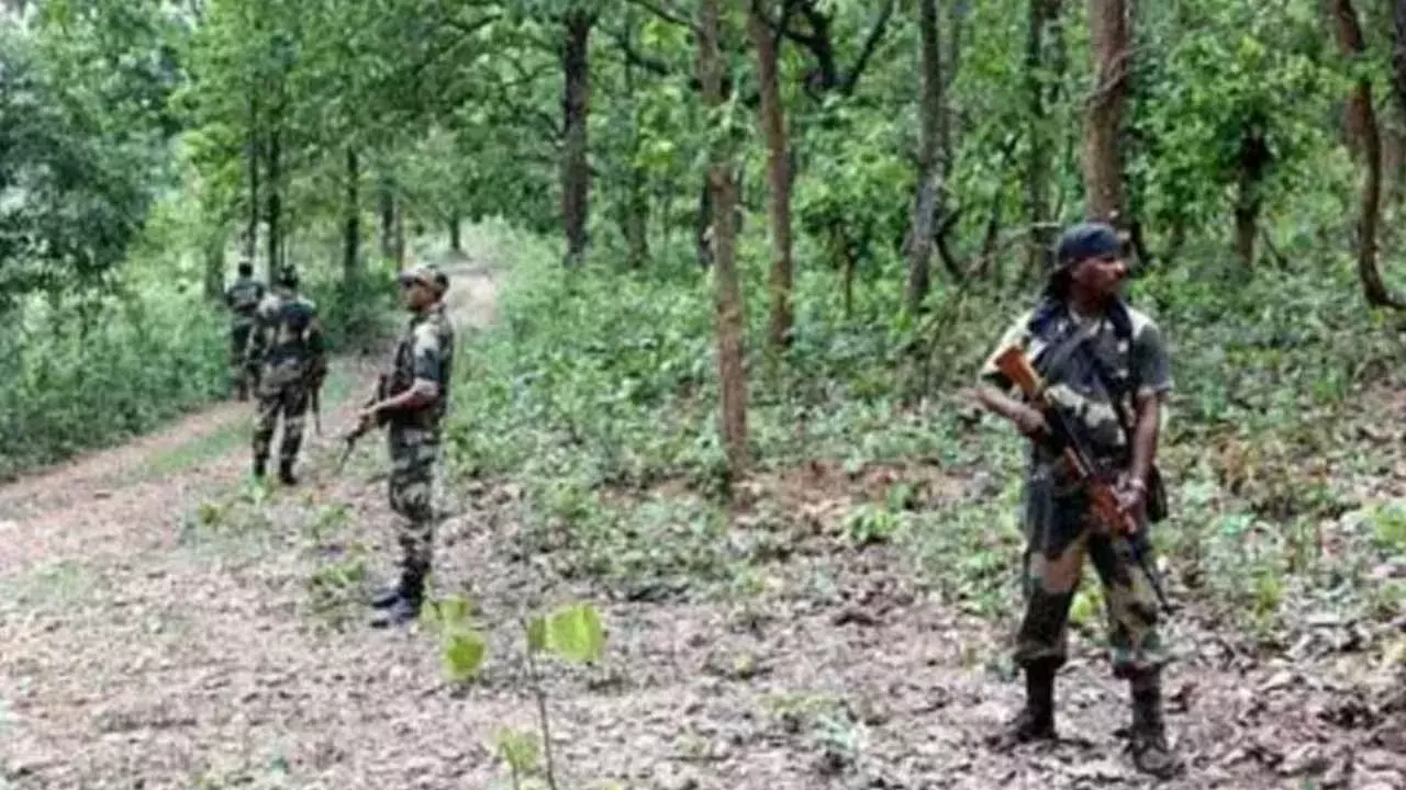 Gunfire in Chattisgarh : చత్తీస్ గఢ్ అడవుల్లో తుపాకుల మోత..10 మంది మావోయిస్టులు మృతి?