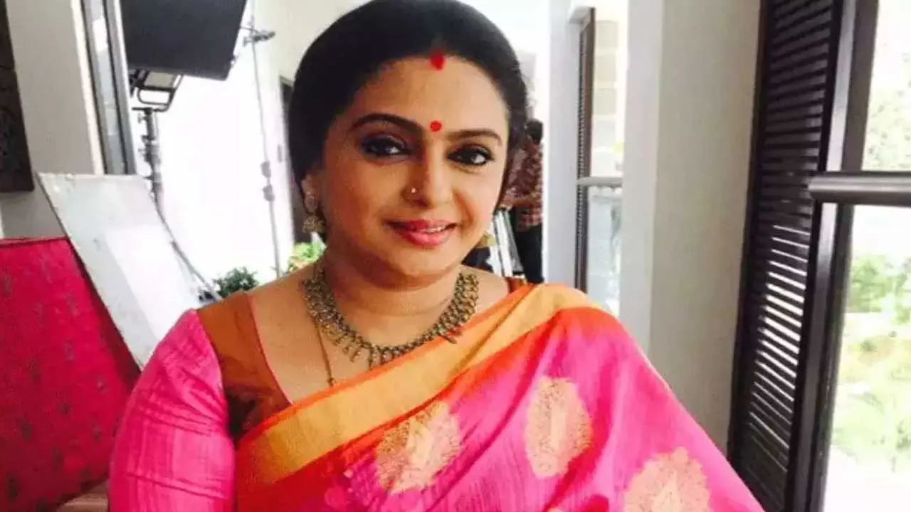 Actress Seetha : నటి సీత ఇంట్లో చోరీ Actress Seetha : నటి సీత ఇంట్లో చోరీ