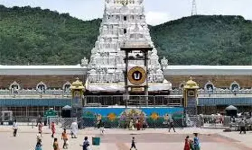 Tirumala: తిరుమల శ్రీవారి హుండీలో చోరీ Tirumala: తిరుమల శ్రీవారి హుండీలో చోరీ