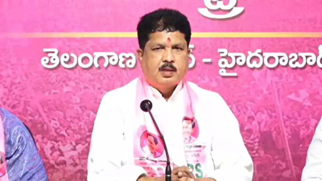 MLA Madhavaram : కల్యాణలక్ష్మి చెక్కులు ఇవ్వకుంటే ధర్నా చేస్త : ఎమ్మెల్యే మాధవరం