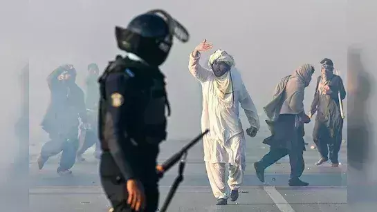 Pakistan: రగిలిపోతున్న పాకిస్తాన్.. ఐదుగురు సెక్యూరిటీ సిబ్బంది మృతి