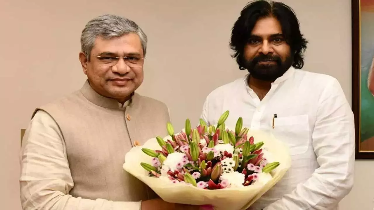 Pawan Kalyan : పవన్ కళ్యాణ్ కు కేంద్రం రిటర్న్ గిఫ్ట్.. పిఠాపురానికి నాలుగు రైళ్లు Pawan Kalyan : పవన్ కళ్యాణ్ కు కేంద్రం రిటర్న్ గిఫ్ట్.. పిఠాపురానికి నాలుగు రైళ్లు