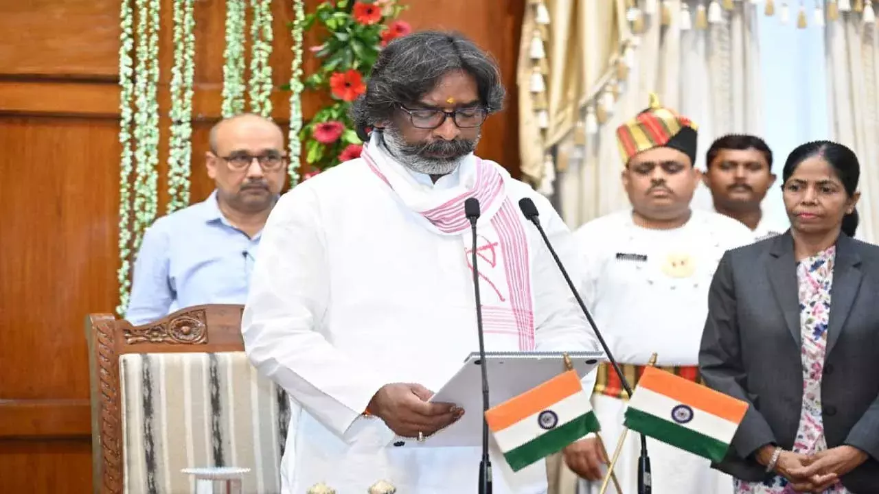 Jharkhand CM : నేడు సీఎంగా ప్రమాణస్వీకారం చేయనున్న హేమంత్ సోరెన్ Jharkhand CM : నేడు సీఎంగా ప్రమాణస్వీకారం చేయనున్న హేమంత్ సోరెన్