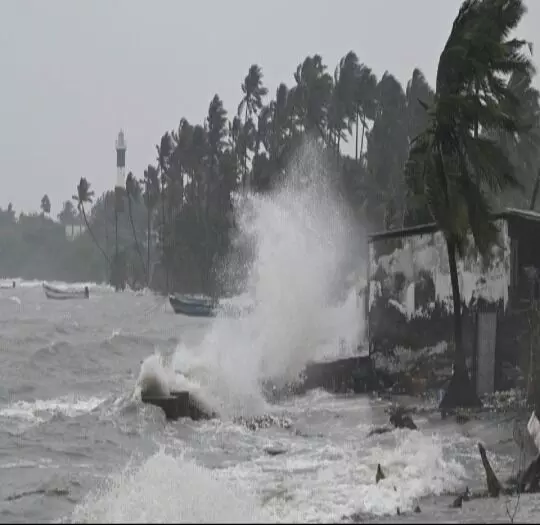FENGAL CYCLONE: నేడు తీరం దాటనున్న పెంగల్ తుపాను FENGAL CYCLONE: నేడు తీరం దాటనున్న పెంగల్ తుపాను