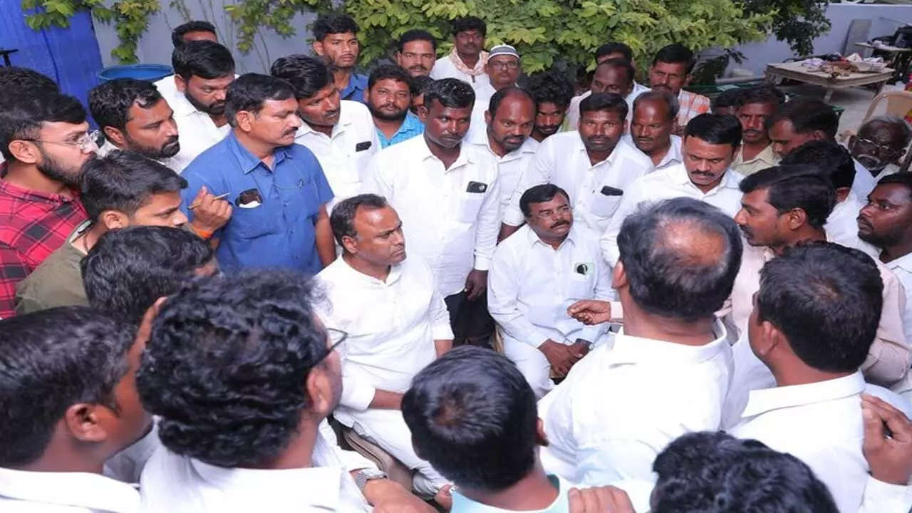 TG : ఈ అన్నం పిల్లలు తింటారా.. హాస్టల్లో ఎమ్మెల్యే కోమటిరెడ్డి కేకలు TG : ఈ అన్నం పిల్లలు తింటారా.. హాస్టల్లో ఎమ్మెల్యే కోమటిరెడ్డి కేకలు
