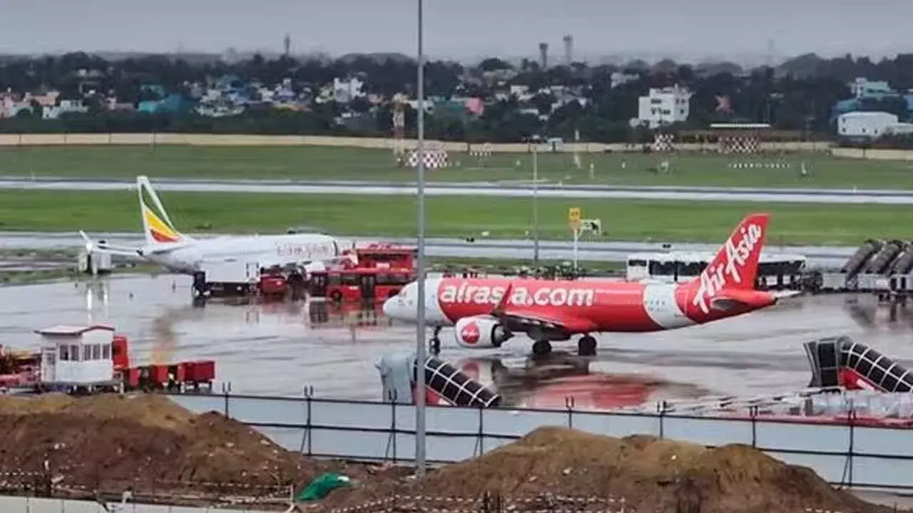 Chennai Airport Closed : ఫెంగల్ ఎఫెక్ట్ .. చెన్నయ్ ఎయిర్ పోర్ట్ బంద్ Chennai Airport Closed : ఫెంగల్ ఎఫెక్ట్ .. చెన్నయ్ ఎయిర్ పోర్ట్ బంద్