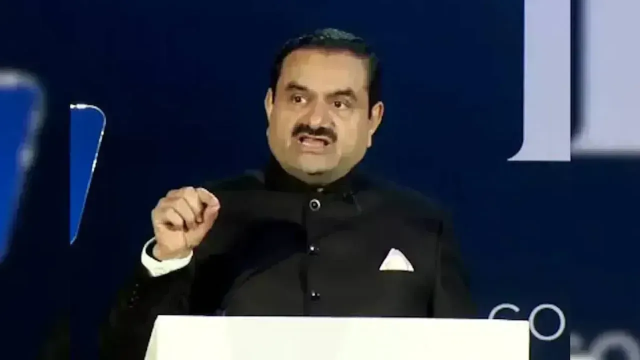 Gautam Adani: ప్రతీ దాడి మనల్ని మరింత బలపరుస్తుంది..యూఎస్ ఆరోపణలపై అదానీ ఫస్ట్ రిప్లై.. Gautam Adani: ప్రతీ దాడి మనల్ని మరింత బలపరుస్తుంది..యూఎస్ ఆరోపణలపై అదానీ ఫస్ట్ రిప్లై..