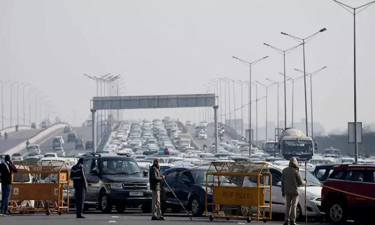 రైతుల నిరసన.. ఢిల్లీ-నోయిడా సరిహద్దుల్లో భారీ ట్రాఫిక్ జామ్