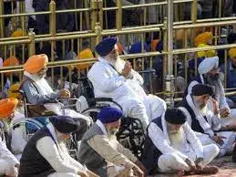 Sukhbir Badal: మరుగుదొడ్లు శుభ్రం చేయండి-మాజీ సీఎంకు సిక్కు ప్యానెల్ శిక్ష..