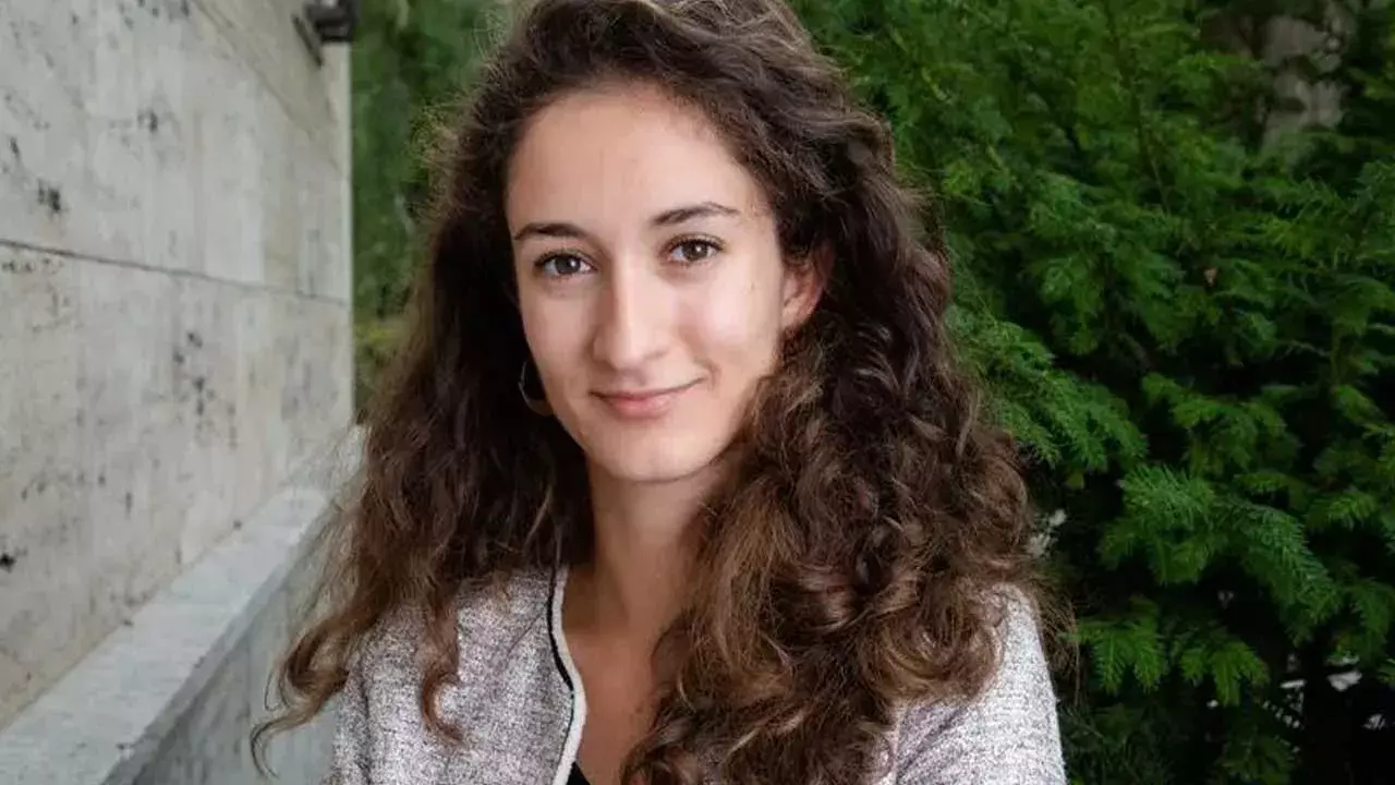 Bollywood Actress Sister Arrested :   బాలీవుడ్ నటి సోదరి అరెస్టు Bollywood Actress Sister Arrested :   బాలీవుడ్ నటి సోదరి అరెస్టు