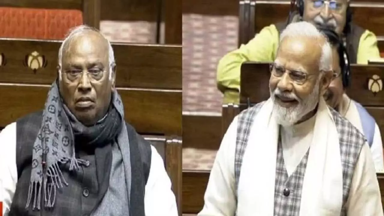 Modi and Kharge : మోడీ, ఖర్గే నవ్వులు.. రాజ్యసభలో ఇంట్రసింగ్ సీన్ Modi and Kharge : మోడీ, ఖర్గే నవ్వులు.. రాజ్యసభలో ఇంట్రసింగ్ సీన్