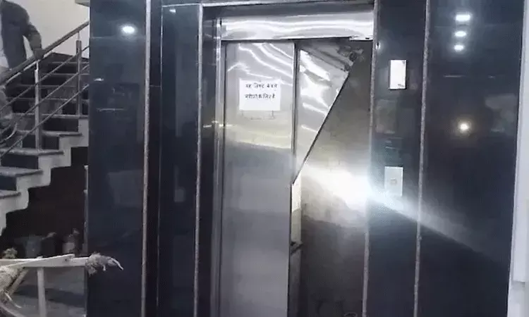 UP: అప్పుడే బిడ్డకు జన్మనిచ్చింది.. అంతలోనే మృత్యువు లిప్ట్ రూపంలో.. UP: అప్పుడే బిడ్డకు జన్మనిచ్చింది.. అంతలోనే మృత్యువు లిప్ట్ రూపంలో..