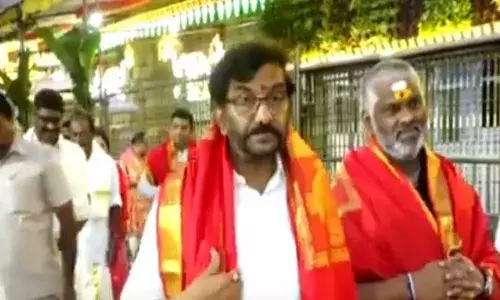 TTD : తిరుమలలో ఏపీ సినీ, రాజకీయ ప్రముఖుల సందడి TTD : తిరుమలలో ఏపీ సినీ, రాజకీయ ప్రముఖుల సందడి