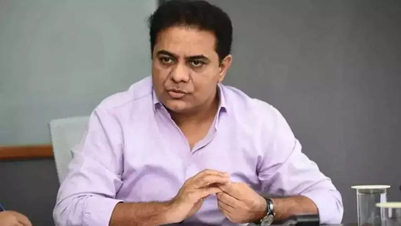 KTR : అంబేద్కర్ స్మృతి వనానికి తాళం.. కేటీఆర్ ఆగ్రహం