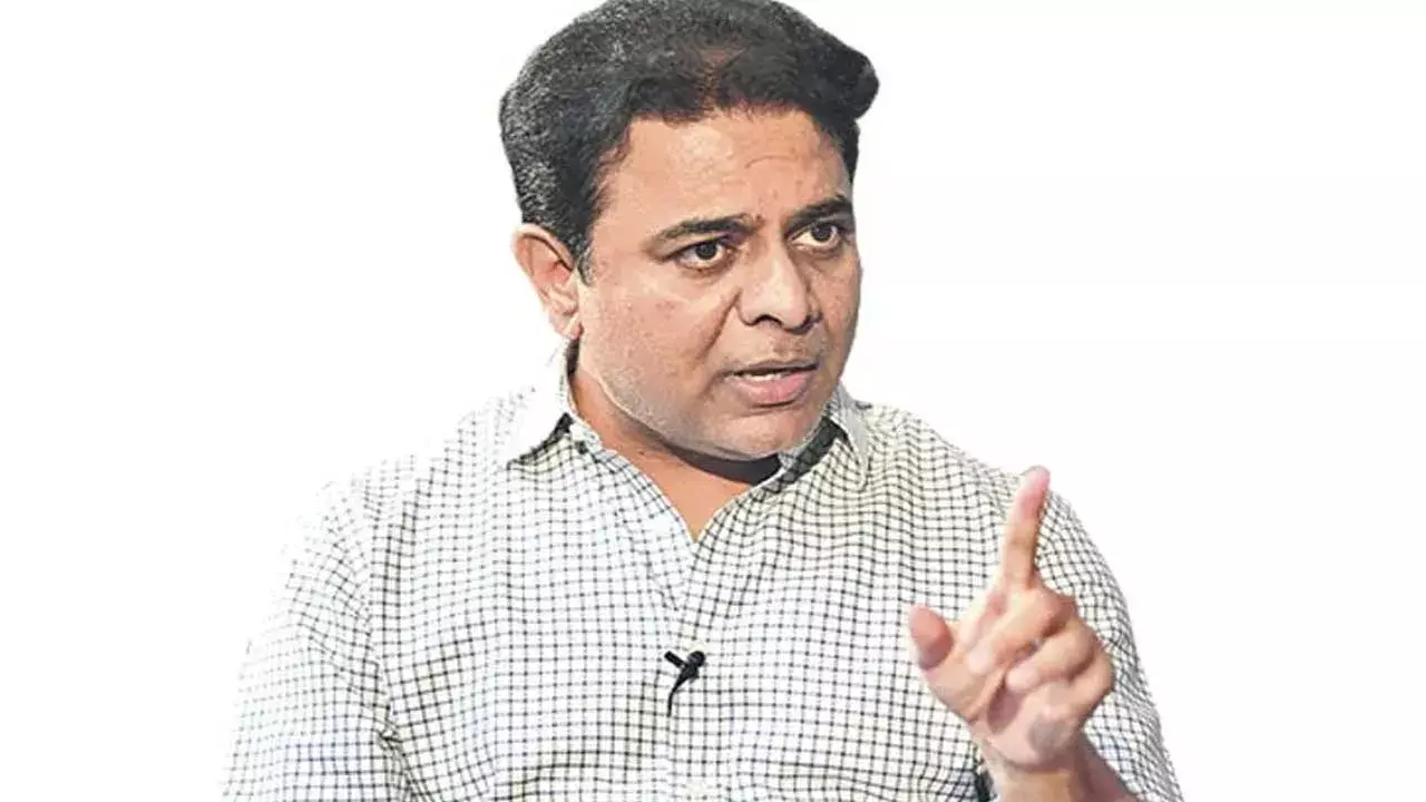 KTR : రేవంత్ ఏడాది పాటు వారి కోసమే పనిచేశారు: కేటీఆర్ KTR : రేవంత్ ఏడాది పాటు వారి కోసమే పనిచేశారు: కేటీఆర్